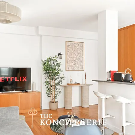 A Deux Pas Des Champselysees Apartamento París